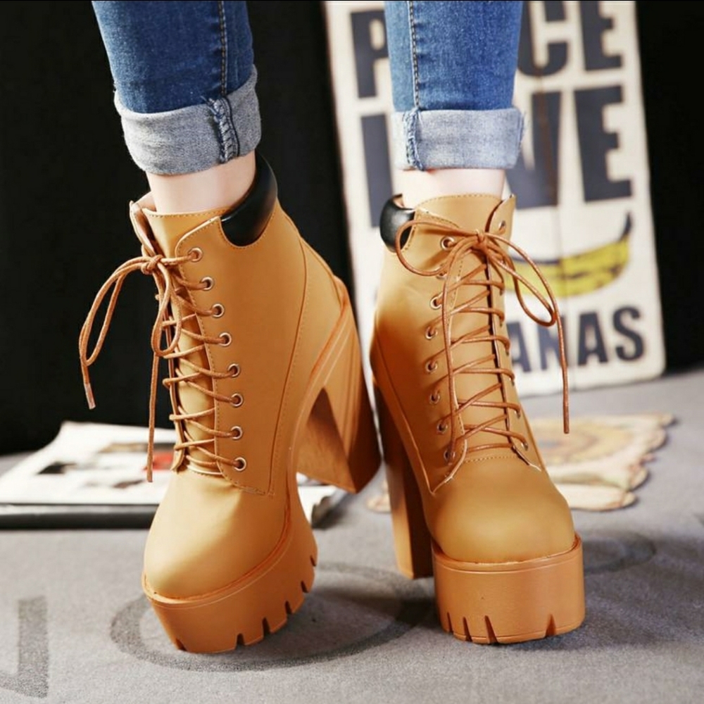 Women's Thick Heel Platform Boots